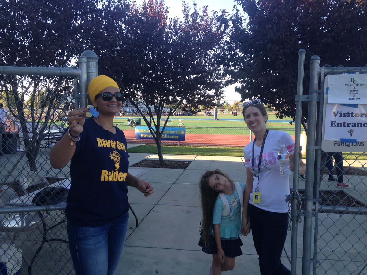 krodriguezvp's tweet photo. River City v. Rio Linda...we have great staff and students supporting our Raiders! @rivercityhigh #great2bWUSD https://t.co/Y8VXapj8Ak