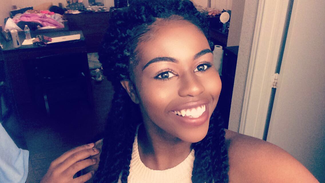dorrriaan's tweet photo. loving my twist 🌻 https://t.co/8X9OJpitv9