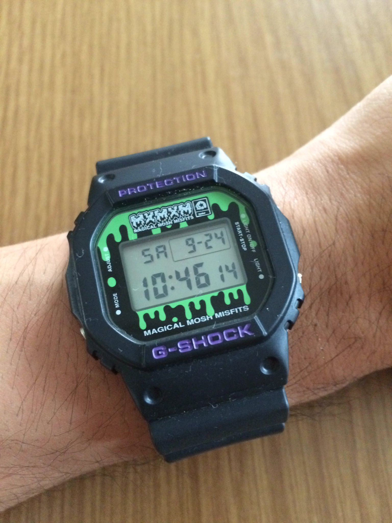 カジダイブ マモミとのコラボモデル G Shock 5600 どろ ん ジーショック Mxmxm カジの装備品 T Co Uoglzo5mzf Twitter