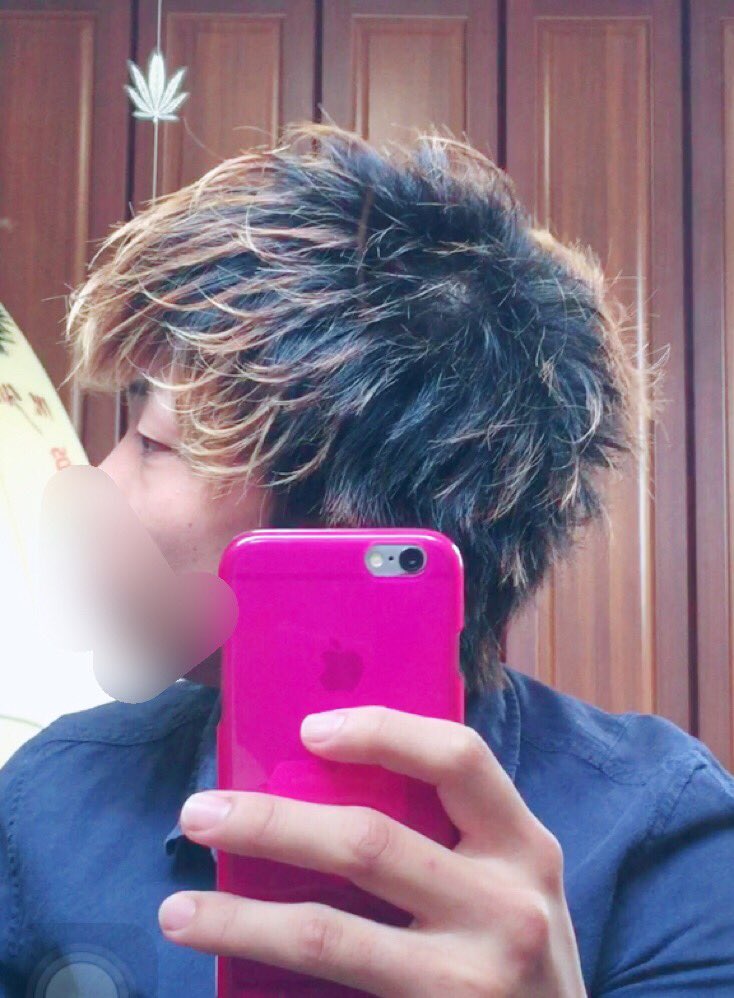 taku1031pizzi's tweet photo. 髪切った！結局セルフカット
王道激細束感セット
こちらは雨です。。
サーフィン行けなくてなぇ😐
#ヘアセット
#王道セット
#気に入ったらRT
らぶりつお願いします😳 https://t.co/DJYEDVWf2a