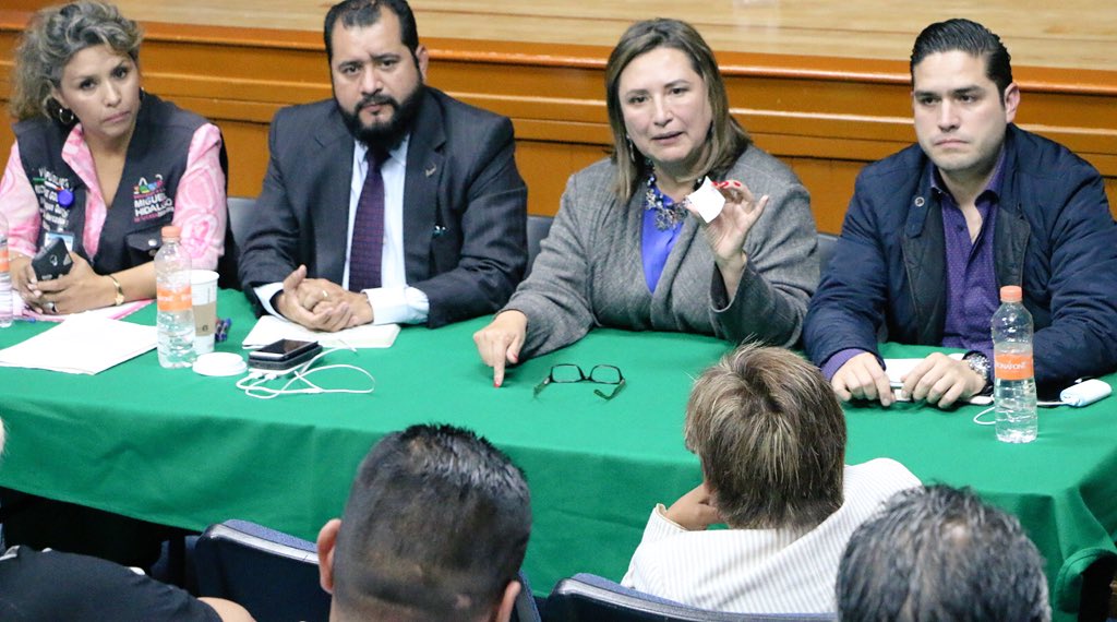 obdulioA's tweet photo. Reunión de trabajo con comerciantes de #Tacubaya sobre el levantamiento de puestos en el #Cetram. https://t.co/CHSTt5FG0a