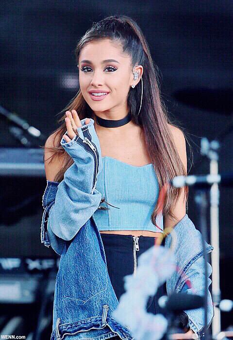 shikilele's tweet photo. Ariana Grande♡
Tayloy Swift♡

#Ariana好きな人RT 
#TaylorSwift好きな人RT 
#洋楽好きな人RT 
#相互フォロー ✋
#RTした人全員フォロー ✋ https://t.co/7xzpnYkJPo