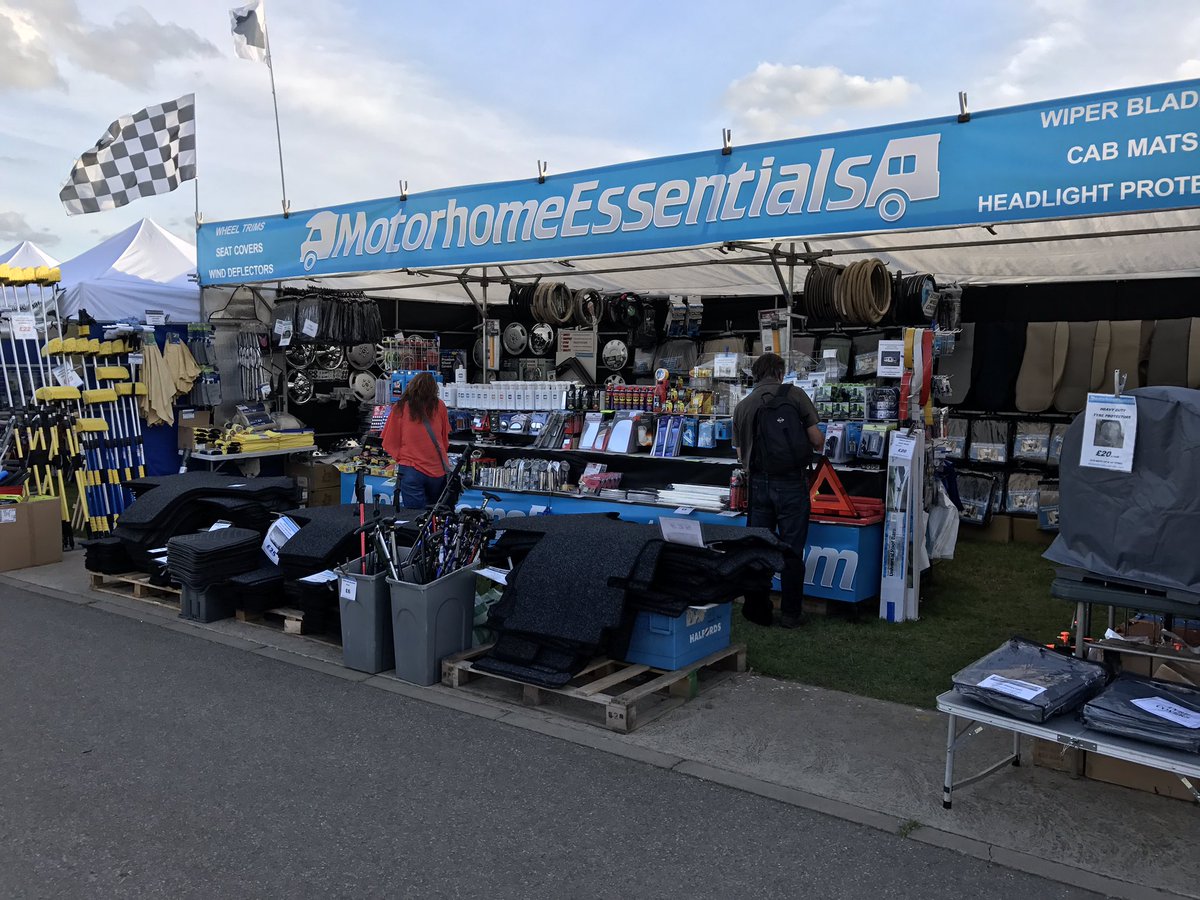 We are open at The Season Finale. #lincoln #motorhome #warners