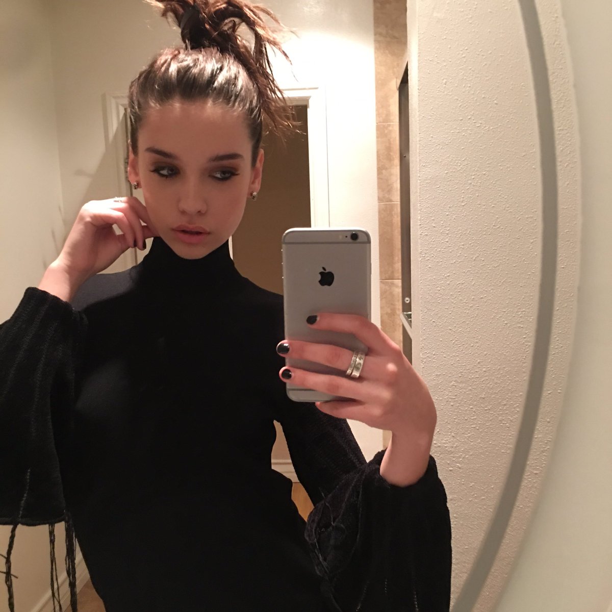 MakeupbyMandy24's tweet photo. fav selfie spot https://t.co/RKk91z0Nqn