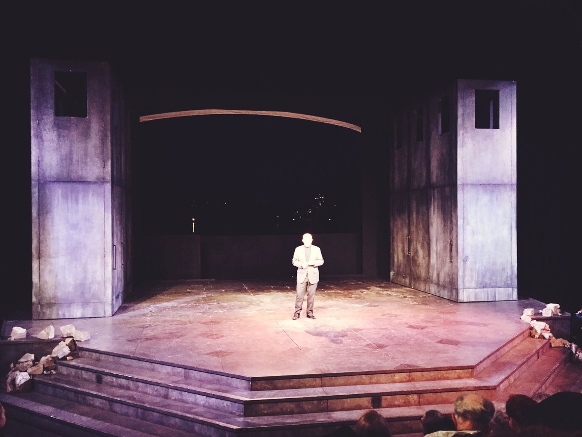 bardonthebeach's tweet photo. .@gazechristopher takes the stage to introduce #RomeoAndJuliet one last time. #Bard2016 https://t.co/2l4l6NOX7g