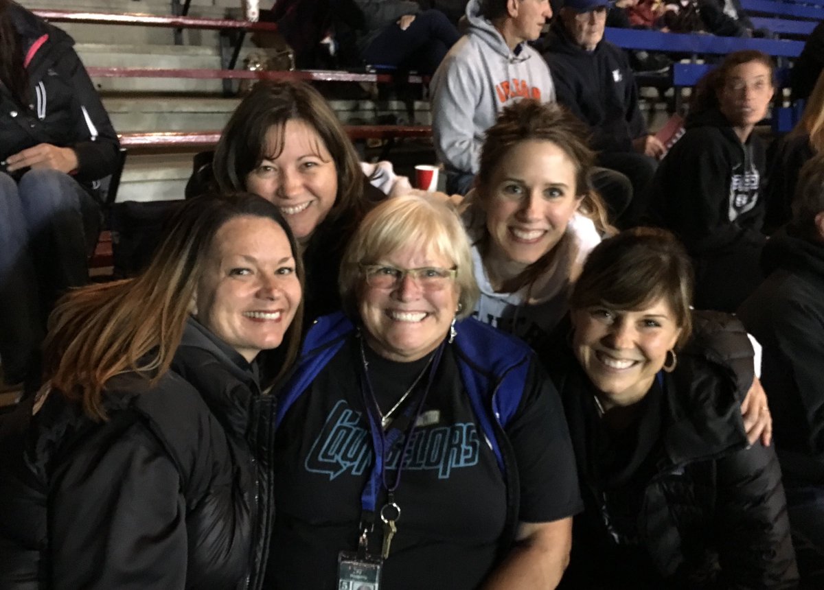 pj_happ's tweet photo. Counseling Department Representing! #discosmhs #smedfordhs #bachsmhs #champssmhs #froshsmhs https://t.co/ih1SsrBKBt