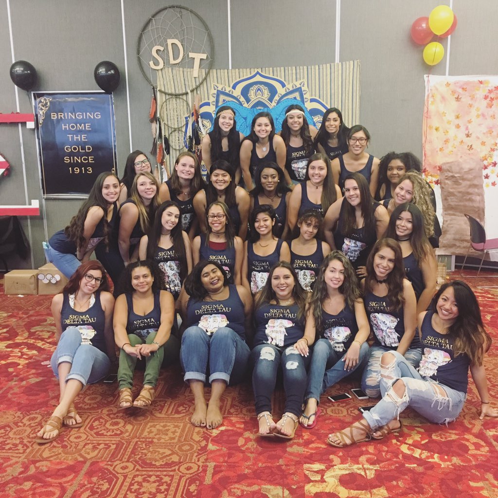 SDTatQC's tweet photo. We would like to welcome new beautiful women to our home. Welcome to the grΣΔΤ life ladies 💕 #sdtqc #sdt100 #sigdelt https://t.co/NjydA9HABx