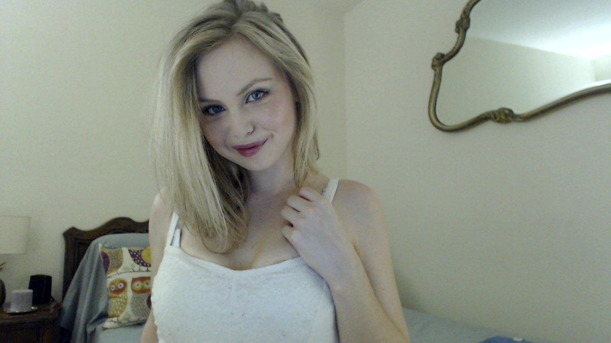 TracyMoreXXX's tweet photo. Going online...take it off with me at https://t.co/cDrCn0UuKM #camgirl #takeitoff #hornyteen #porn https://t.co/rno844SWI6