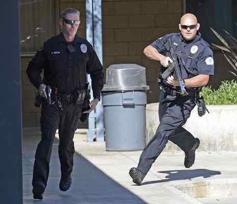 PasStarNews's tweet photo. Weapons like AR-15s and M16s, were missing from departments in O.C., Riverside and LA County #missingguns https://t.co/fx0vnedzck https://t.co/uqoBi1RS9r