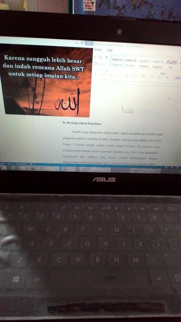 Kalau udah nyampe bab terakhir gini rasa-rasanya. Mimpiku semakin dekat. 🌎 😆 Bersama Allah tidak ada yang sulit.