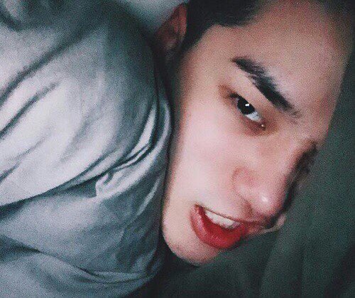 iMTiREDOFYOUAJ's tweet photo. @gabrielwdym Aj smiles, sliding out from underneath the bed. He grabs the pillow beside Gabriel, suffocating him https://t.co/PwTyesMy8o