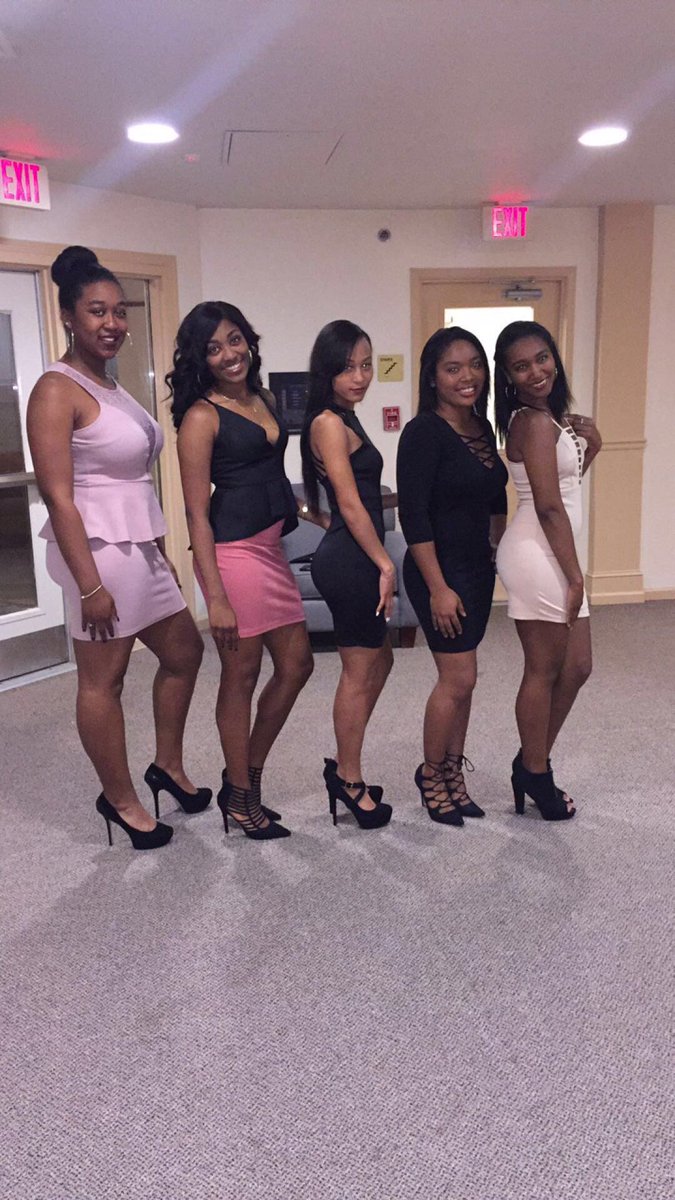 swaynae_'s tweet photo. My clique bad 😈
#OUIcebreaker https://t.co/TfqSJ59K5N