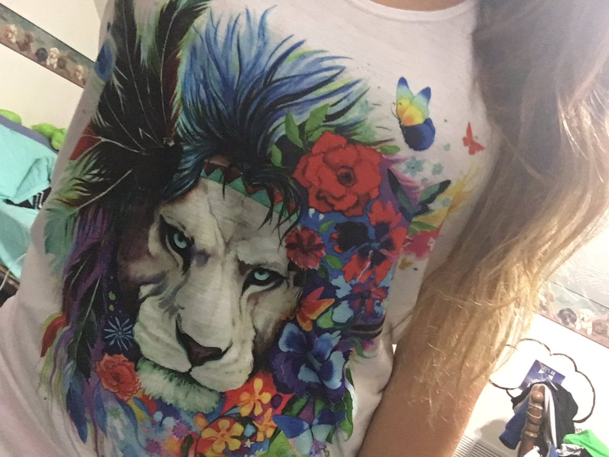 ChelseaNay22's tweet image. #electrothreads taking my money but 😍