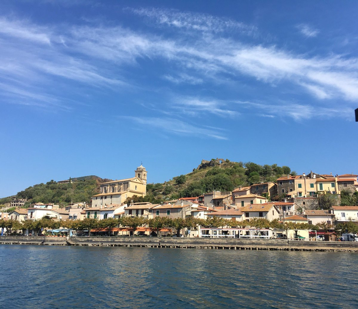 archeo_pop's tweet photo. Qui in giro sul lago di Bracciano, eco e Archeo tour con il @museotrevignano! 😊@toursharing @valentinonizzo #GEP2016 https://t.co/srEzW43rwE