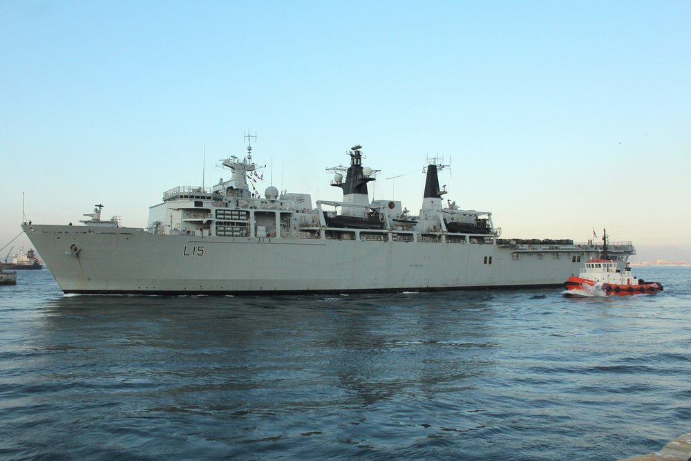 HMS Bulwark L 15 arriving in Gibraltar this morning #JointExpeditionaryForce @hmsbulwark