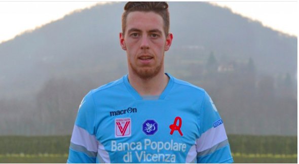 martabassof's tweet photo. Alex Dall'Amico, portiere @VicenzaCalcio, è stato operato per un’anomalia cardiaca congenita. I tifosi sono con te #ForzaAlex e a presto! 🔴⚪ https://t.co/GntxYhAoes