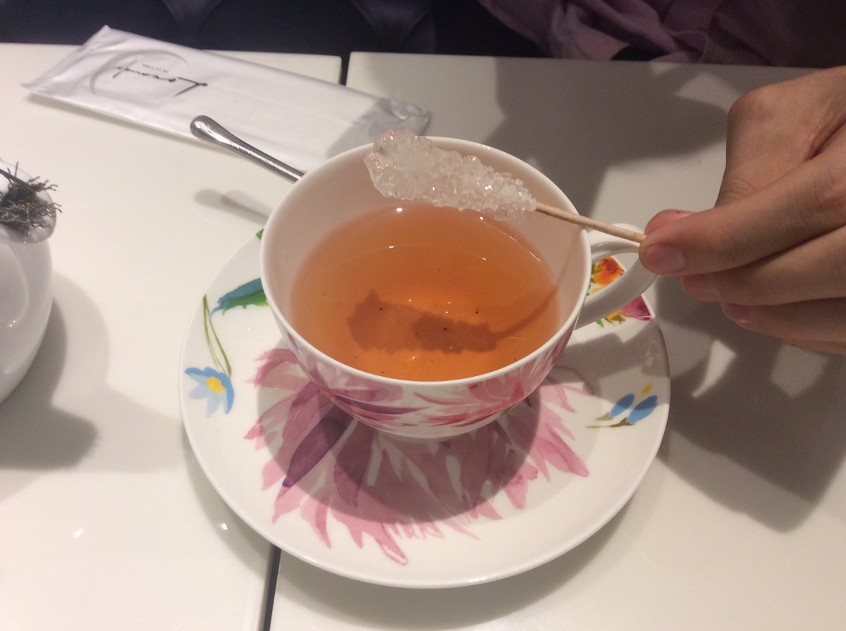 sakyuu1945's tweet photo. 直アップセレクトのカフェにて！宝石のようにキ��キラしたシュガー✨ https://t.co/G6SmS5fGsx
