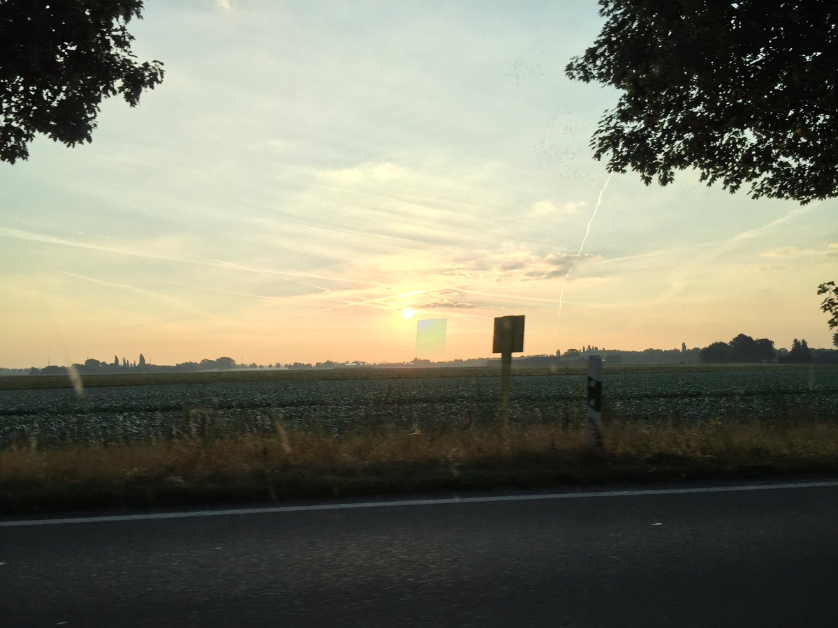 DimVerbeek's tweet image. Op naar onze 29ste Rheinbackschau u bent allemaal van harte welkom. @HefevanHaag op de Tempelsweg in Tönisvorst #huisbeurs