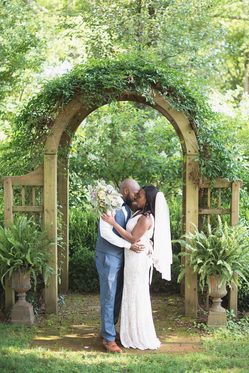 Lavender and Blush Garden Elopement lovewc.me/QnDTrK