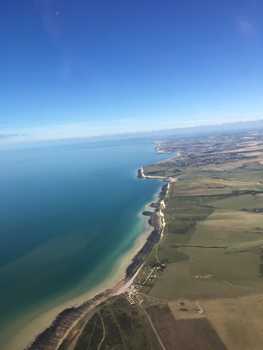 stu_rawlinson's tweet photo. A gorgeous day to show off the end of summer #sunnysussex #pilotsview #worthing @Iloveworthing @WorthingTown Worthing_Herald @bbcsoutheast https://t.co/7og2USBuyq