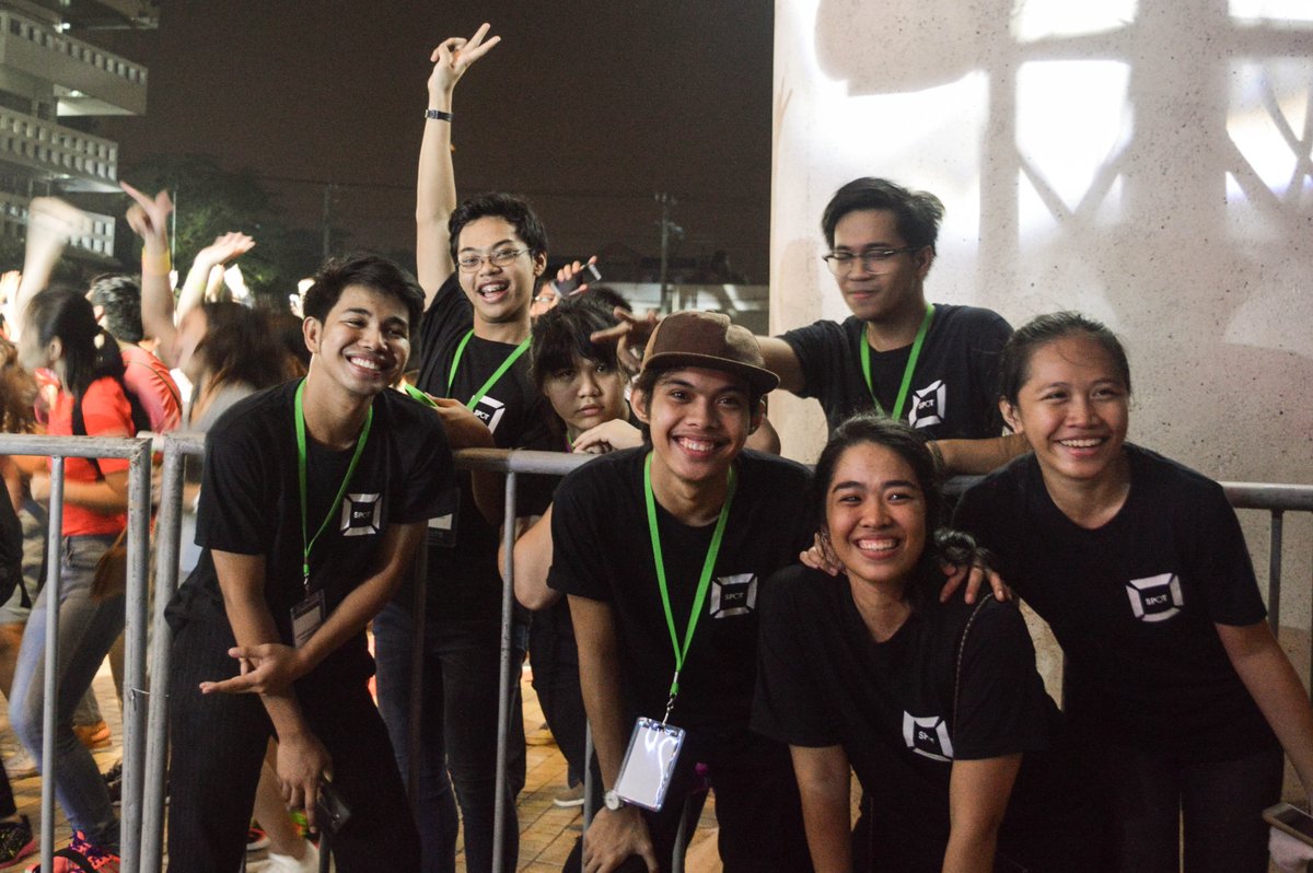 SPOTBenilde's tweet photo. Backstage Team of #UNITE2016 🎊🎉🎉

Congratulations @StudentTrainers 🙂

#StudentArtistKami 👊
Photos of CPT https://t.co/VCIpnt124r