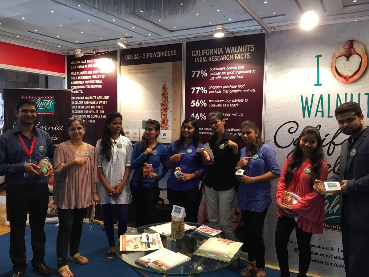 CaWalnutsIndia's tweet photo. #IHeartWalnuts supporters proudly flaunting their badges at #IDACON2016
@ksrajpoot https://t.co/3LAUs2byml