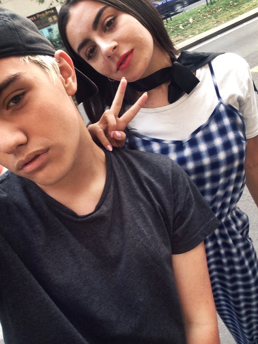 nxtlevelchris's tweet photo. I FINALLY MET MY BABY AGAIN OMG I'M SCREAMING 
I LOVE U SO FUCCKING MUCH MY PRINCESS @charli_xcx 💎💞✨👼🏻 https://t.co/4qyra0y6rC