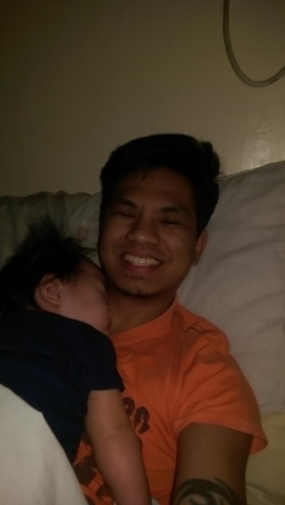 dino_mars's tweet photo. Me up at 3-4am usually meant drinking/partying. Now it's about a different vice. This little one's vice actually. #StephCarry #tatayduties https://t.co/3GYtIKG9mD
