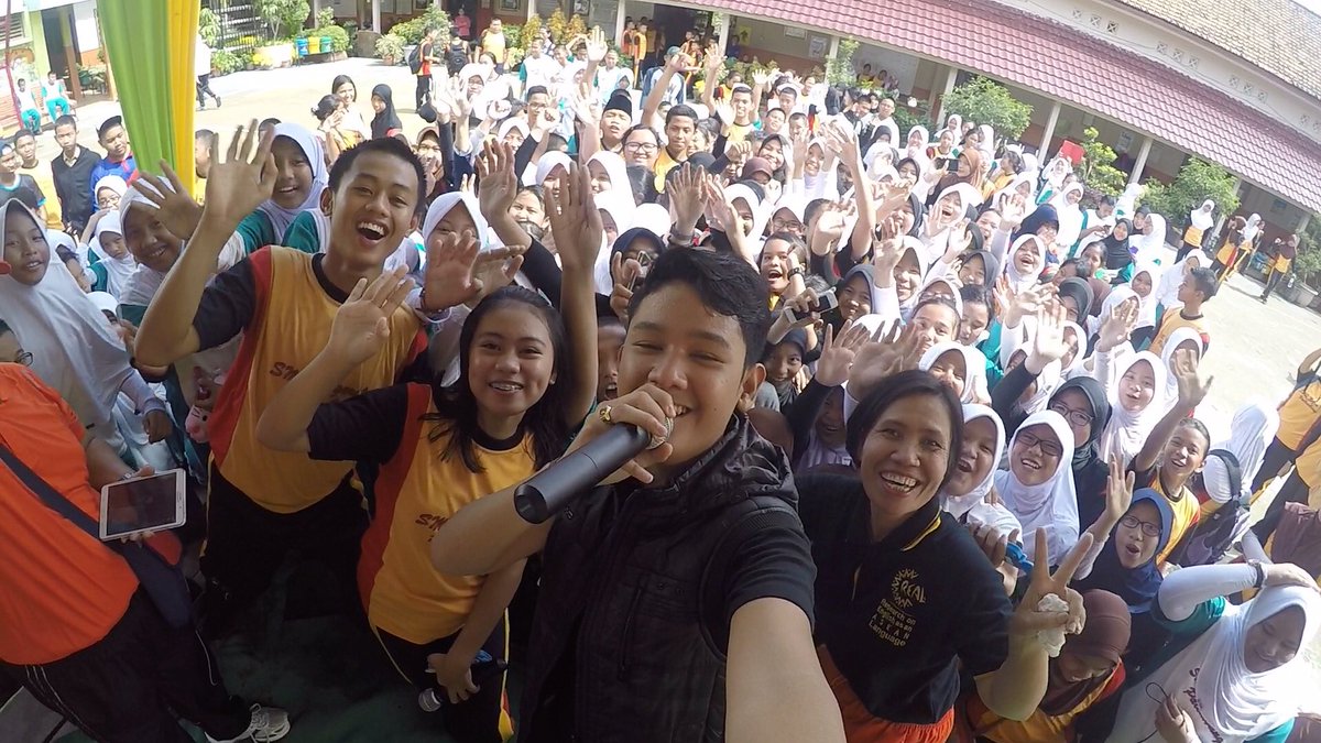 bagasrds's tweet photo. Thanks buat SMPN 1 PALEMBANG see u next time!! https://t.co/7UEV3Y0tIH