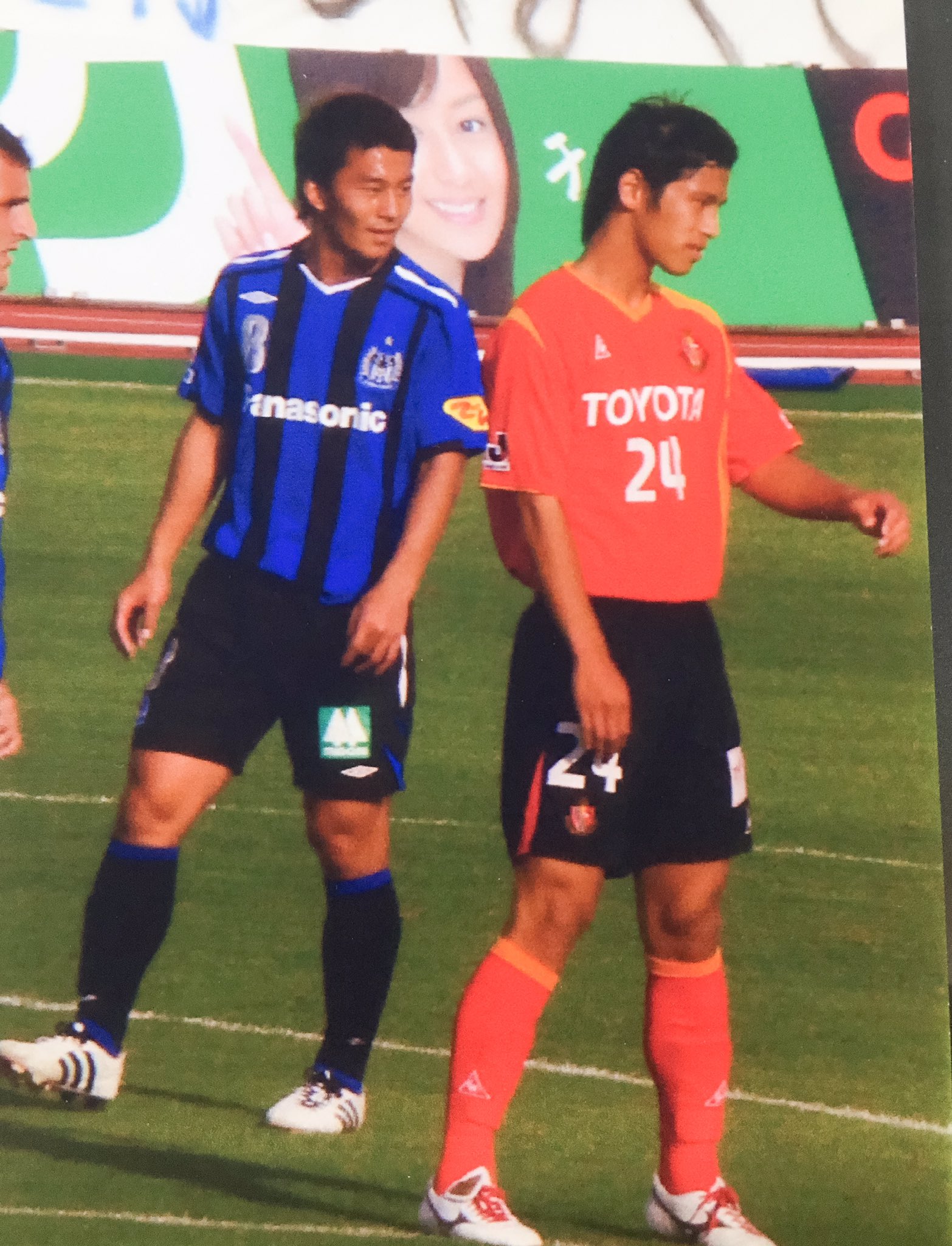 はるる Haruru 家長昭博選手と本田圭佑選手 黒髪名古屋時代 この 並ぶ瞬間必死で撮った 前にも載せたけどもう奥にしまうので T Co Ipx6597efz Twitter