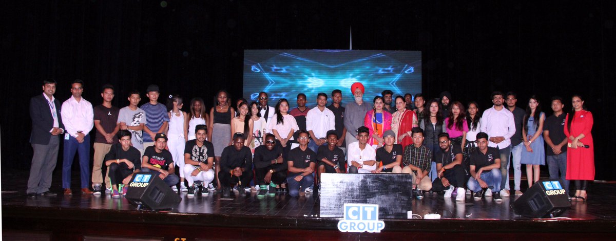 manbir_s's tweet photo. #RedCarpet2016 at CT Group of Institutions
#CTMusicSociety
Great Show https://t.co/G9XpBRBWy2