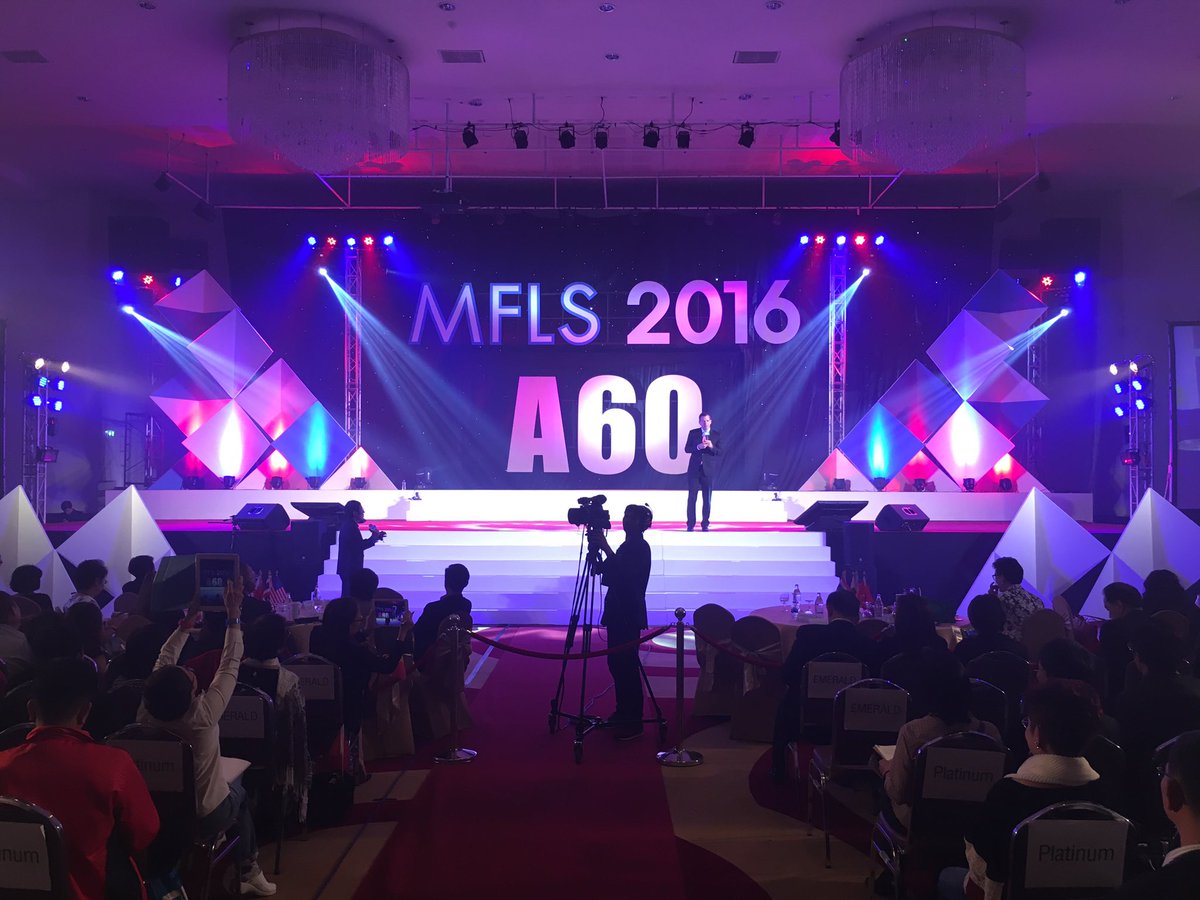 TomMatz's tweet image. Having fun in Thailand with a lot of friends at our Leadership seminar. (MFLS = Matz Family Leadership Seminar)