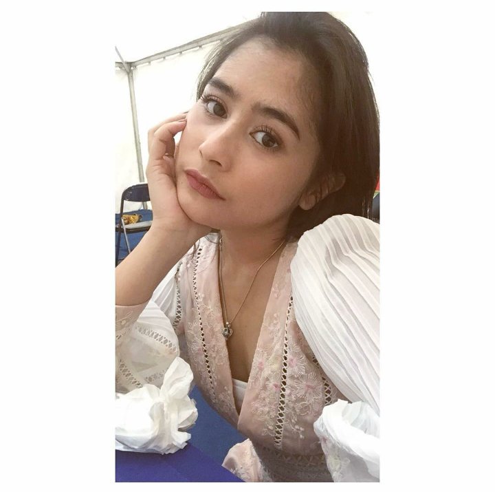 Angel_Bellee's tweet photo. Happy weekend all 😘 https://t.co/sF49fIniBW