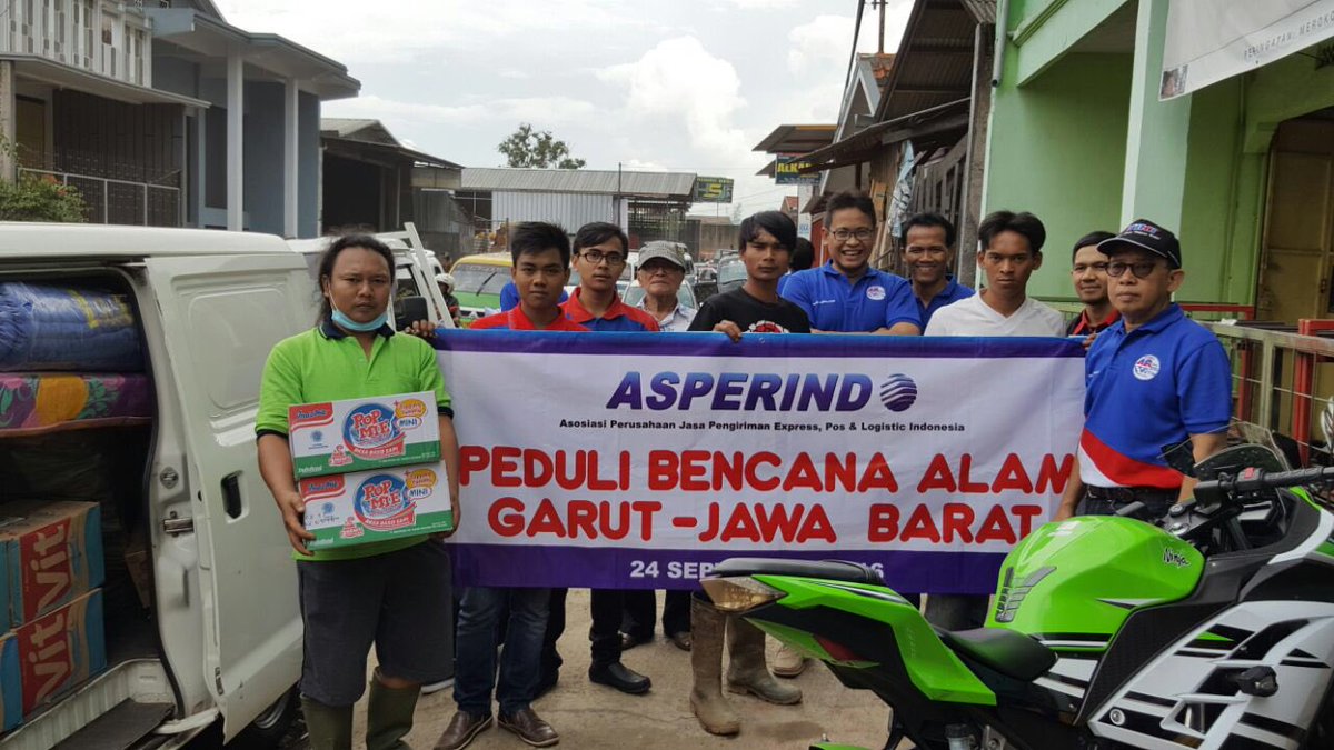 asperindo's tweet photo. Bantuan "Asperindo Peduli" utk para korban bencana alam di Garut https://t.co/LbvEY721HT