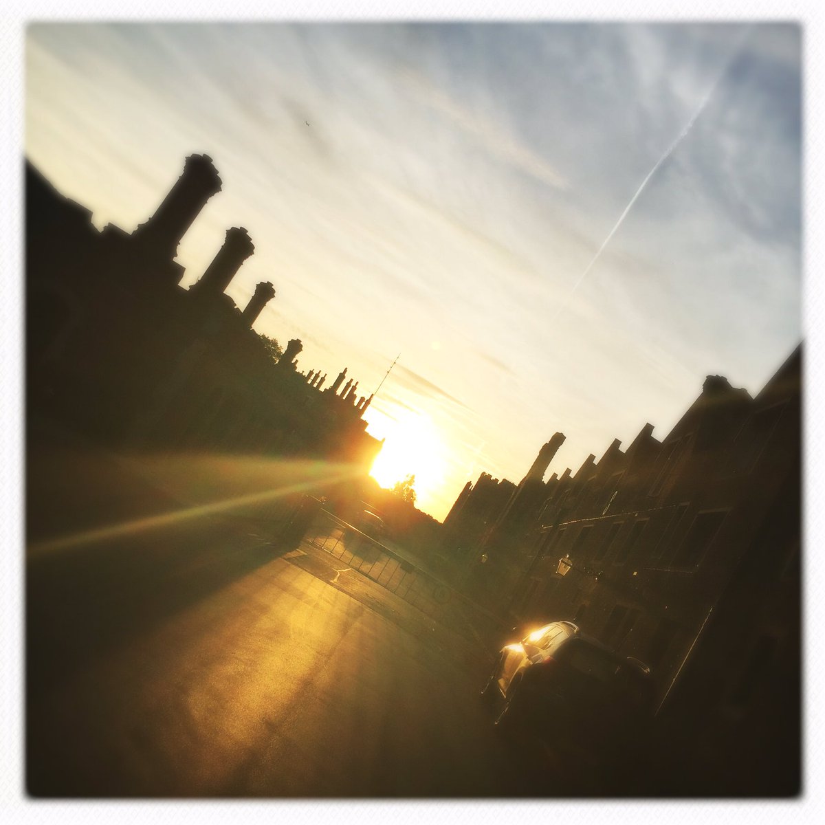 gumbie199's tweet photo. Haven't we got a gorgeous backyard to play in! @Teddington_Town @KeenOnKingston @hwanews #bushy park https://t.co/5C62Kdg96z