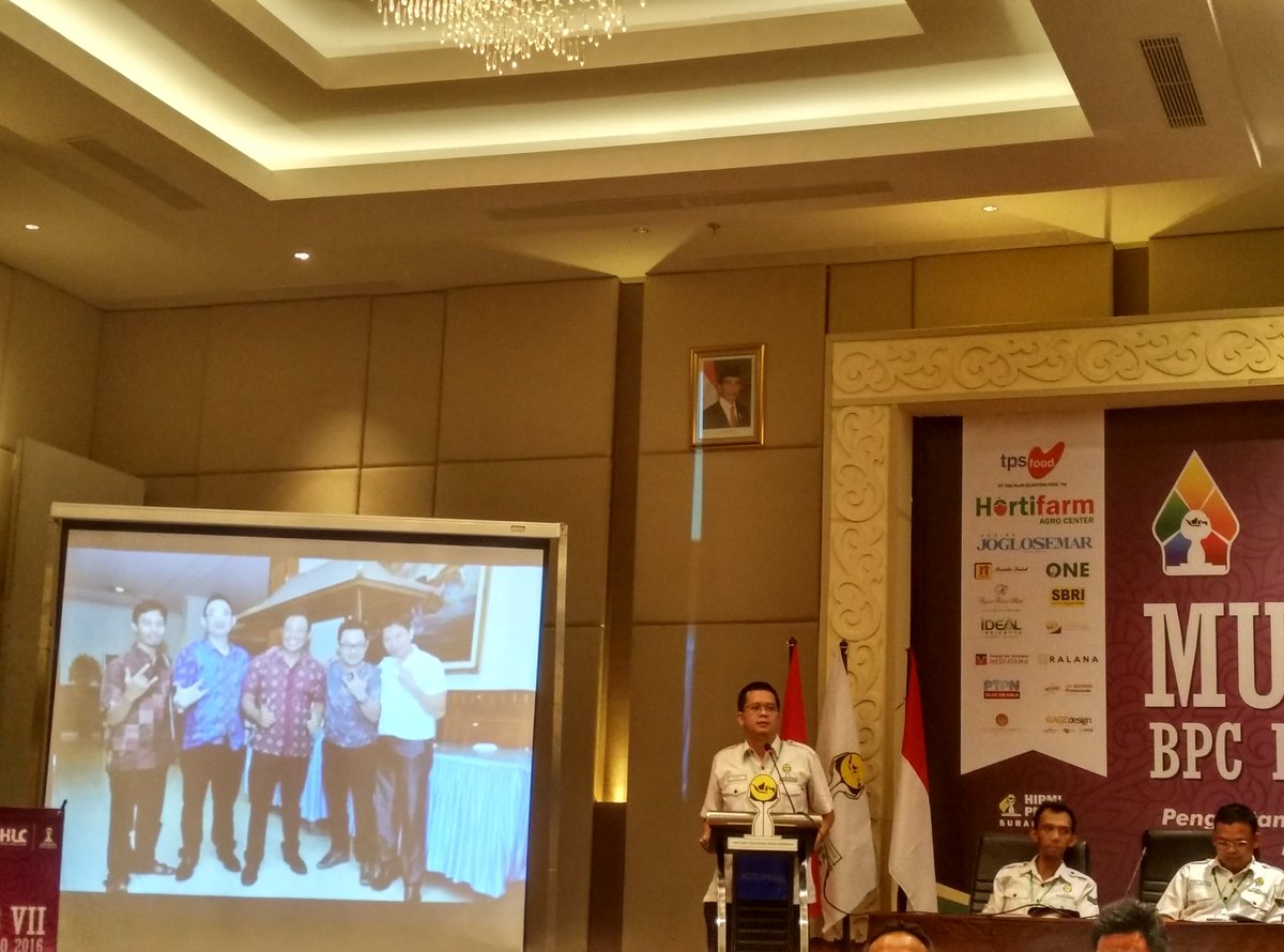 Menyampaikan visi misi dari calon ketua HIPMI Solo, Eko Prasetyo