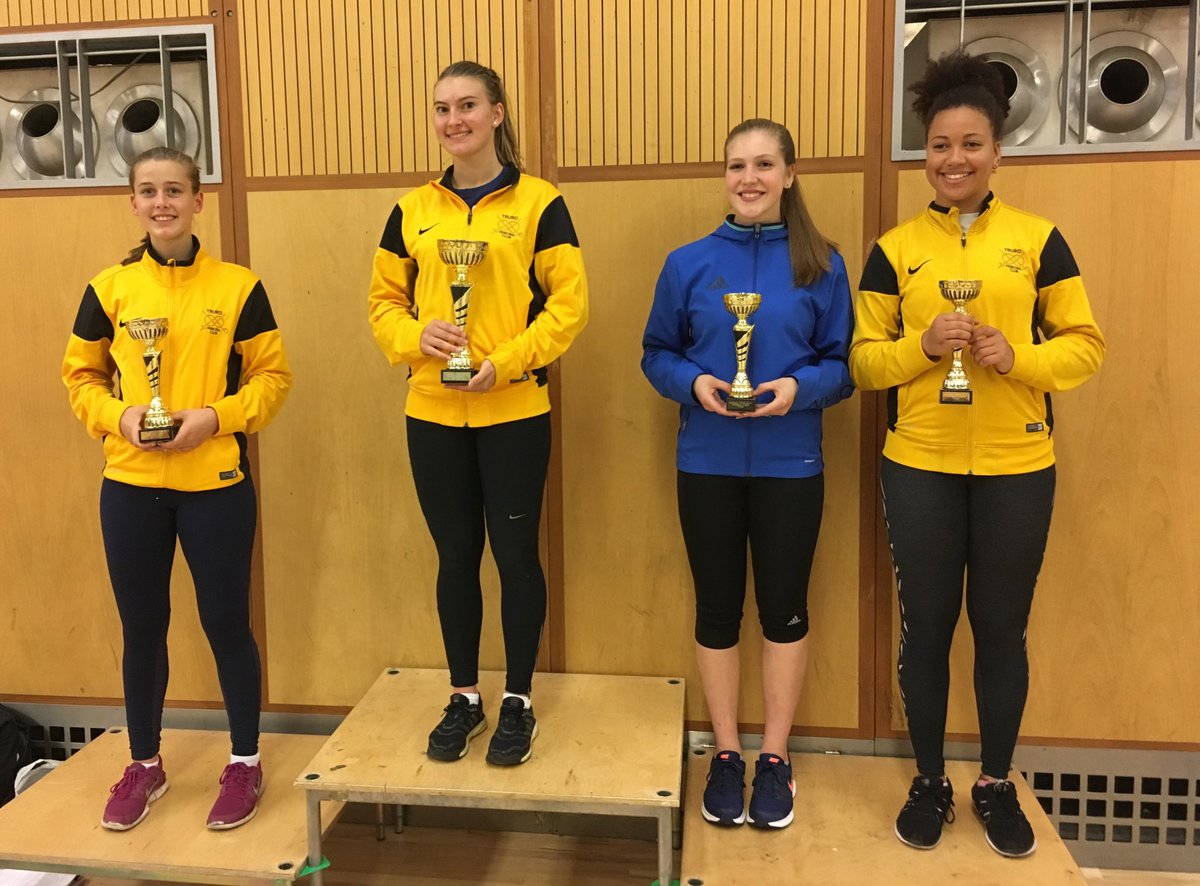 Hamlet Senior Sabre in Stratford - #blackandgold dominate: Truro's <a href="/mchart98/">Maria</a> 1, <a href="/cait2020/">Caiti Maxwell</a> 2, @Maiafash 3, =3rd J Corby (Ossian) #letsgotruro