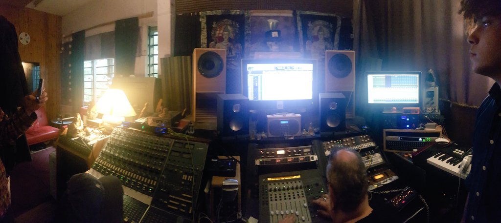 #movements 
<a href="/MagicGardenUK/">Magic Garden Studio</a>
<a href="/gavinmonaghan/">Gavin Monaghan</a>