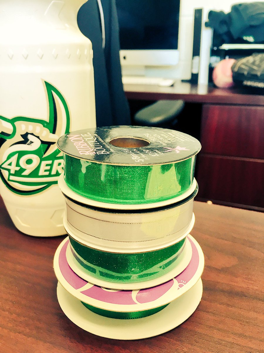 CoachVUCONN's tweet photo. Must be GAME DAY for @49erSoftball! #gamehair #RAISETHEBAR2017 https://t.co/oNX7CW9d8A
