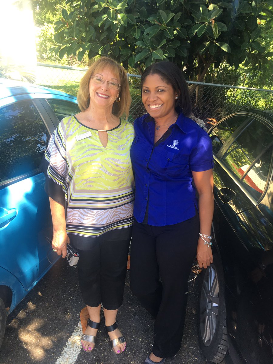 LattybooHarris's tweet photo. Finally met this lady #DianPollard a true gem #IssaFoundation #eyemission coming up @netjamaica @leogilling @annmarievazja https://t.co/kTt906aot4