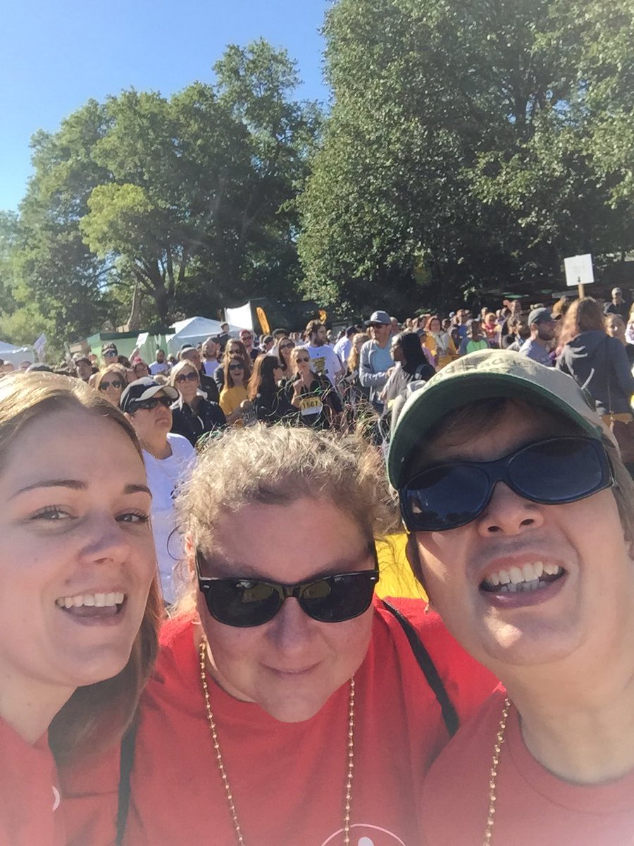 CarlyCullen4's tweet photo. #R400volunteers St. Jude walk to end childhood cancer @JimHogan23 @achiarelli221 https://t.co/fo8czQhUZM
