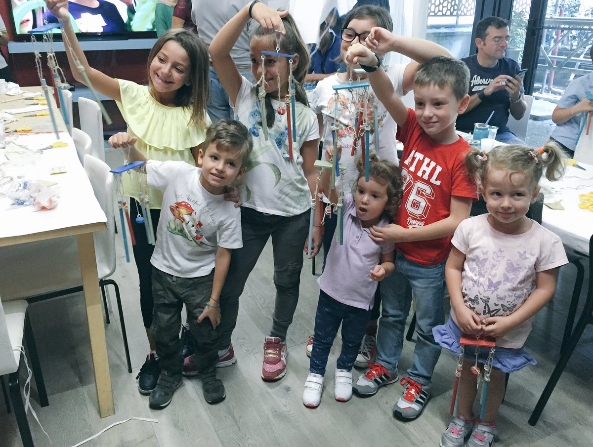 LeroyMerlinITA's tweet photo. Gli acchiappasogni sono pronti per essere consegnati ai propri #nonni! Bravi tutti e grazie per essere stati con noi al #LeroyMerlinKidsLab https://t.co/NMfbO5qNrF