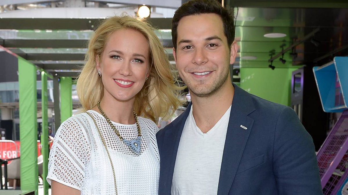 CrishelleC19's tweet photo. wow ! congratutaions to the both of you! i'm a ptch perfect fan ! love you !!
@TheRealAnnaCamp @SkylarAstin #accababies!!! https://t.co/zyUtYO8KNg