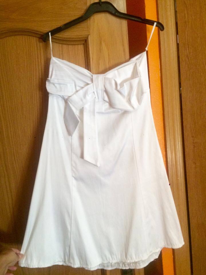 Time_To_Shopp's tweet photo. Vestido blanco palabra de honor con lazo en el centro! De seda!!! 9 euros (envío incluido) https://t.co/OJ3Bw4v8l4