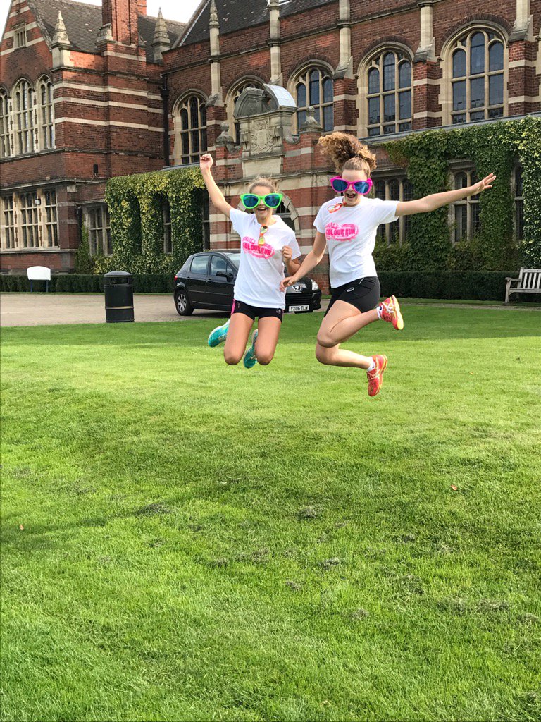 LucyMli's tweet photo. Dove House colour run @Hymers_College https://t.co/KTK8nbzO3N