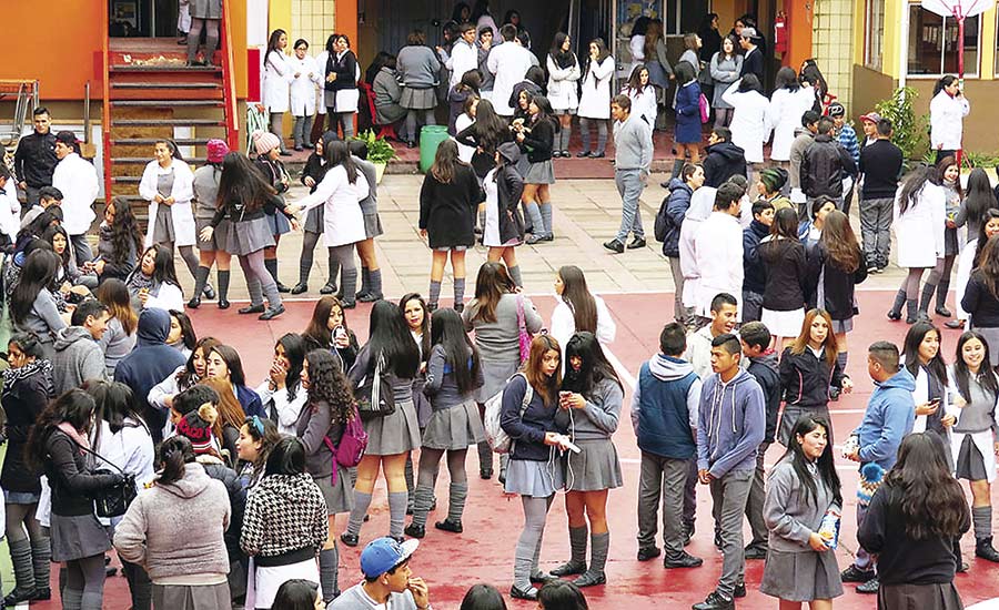latercera's tweet image. La experiencia de los colegios que pasaron a ser mixtos lt.cl/zVNe304vWSJ