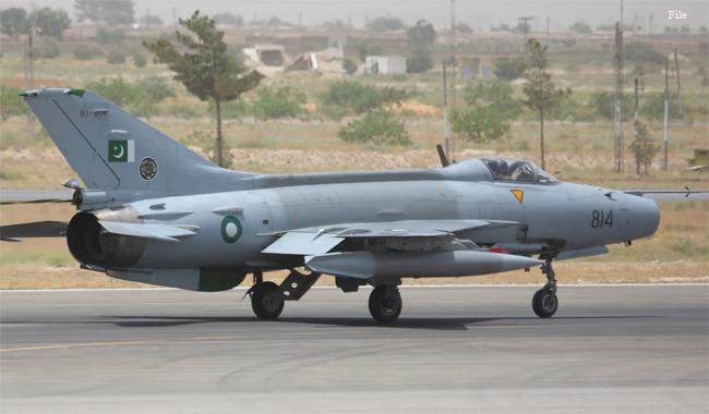 thenews_intl's tweet photo. Pilot dies as PAF fighter jet crashes in Jamrud     https://t.co/mryeYmKUxC https://t.co/PfmOYepE2r