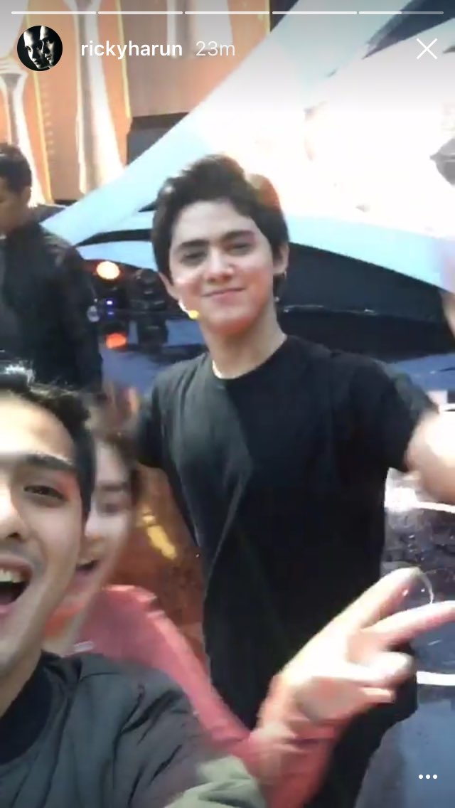 "Nonton ya aku nari loh" -  <a href="/alysyarief/">Aliando Syarief.</a> . Gemay😍