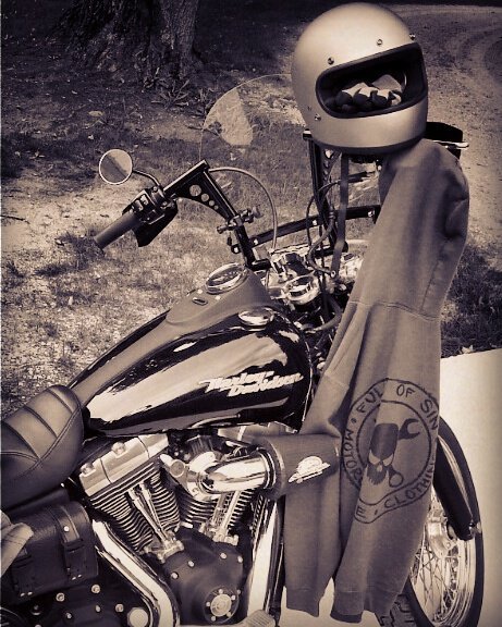 FullofSin_MC's tweet photo. Lovin my new Titanium @Biltwell #Gringo
With our #FullofSin #Rotas #hoodie
#FOSMC #GarageBuilt #biker #clothing https://t.co/p5LyxiQCd6