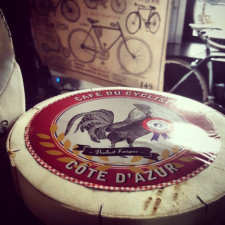 philippealbinet's tweet photo. Le vélo ça creuse #classicschallenge #kilometre0 https://t.co/RsoWJM6qsP https://t.co/q8ihDKUPyU
